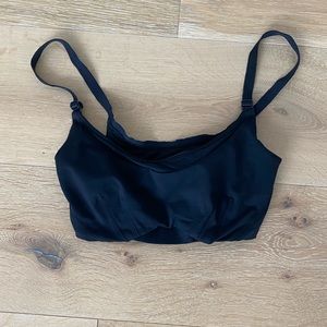 Black lululemon sports bra